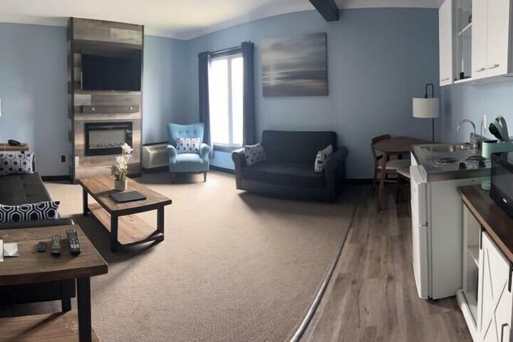 Acadian Hotel