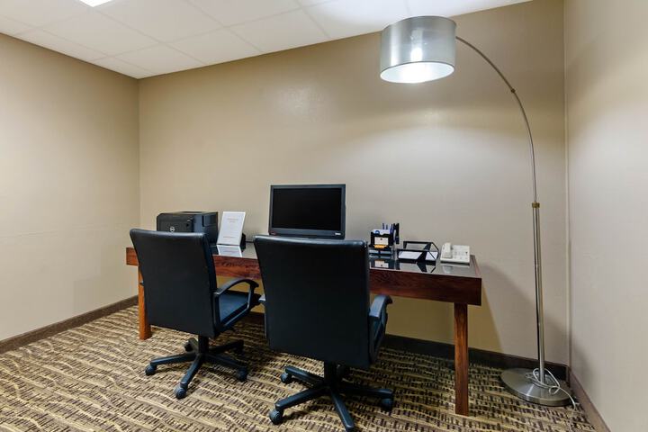 Business Center 58 of 58