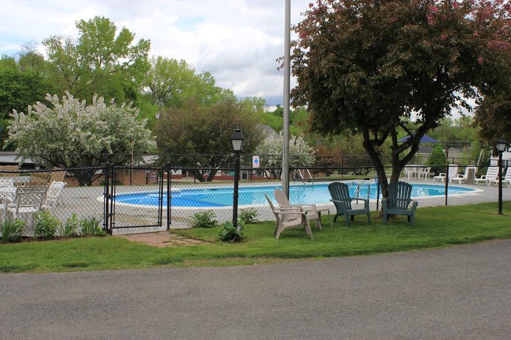Pool 4 of 33