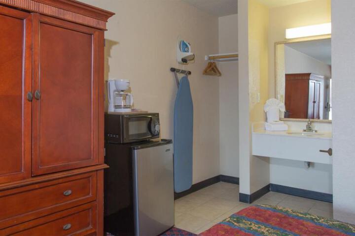 STUDIOS AND SUITES 4 LESS BATTLEFIELD BLVD