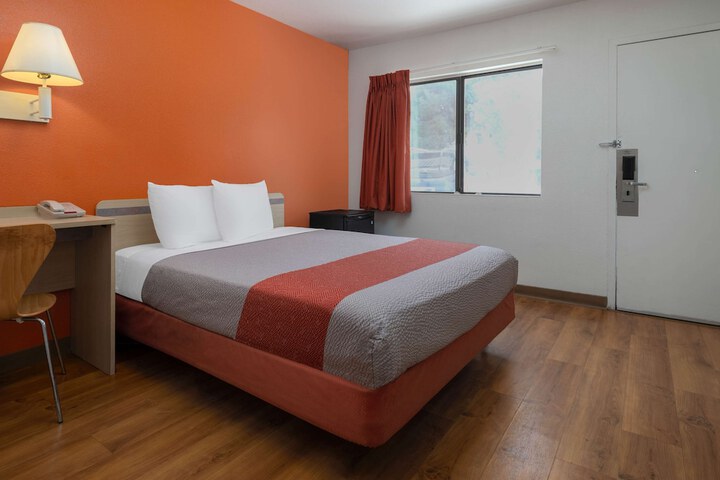 Room 40 of 50