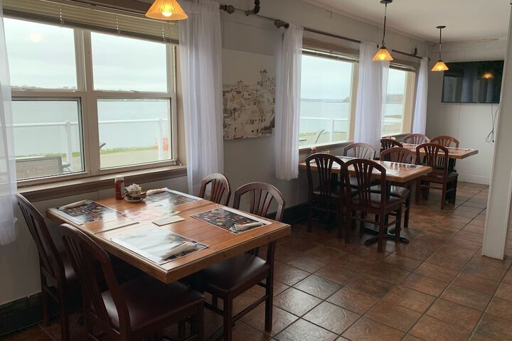 Dining 60 of 71