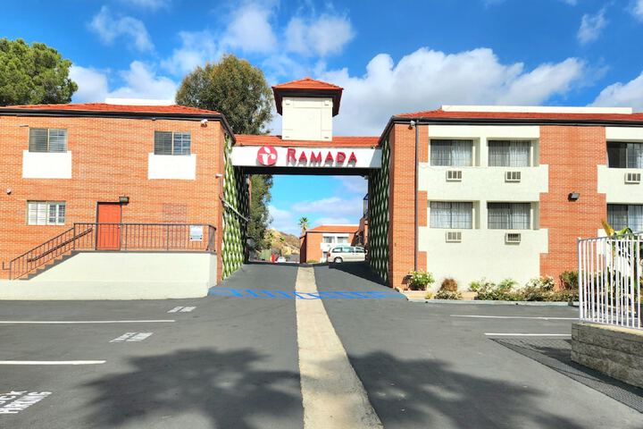 Hotel 7 of 68