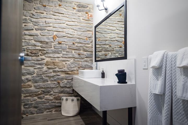 48 King West Boutique Hotel