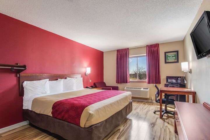 Room 17 of 28