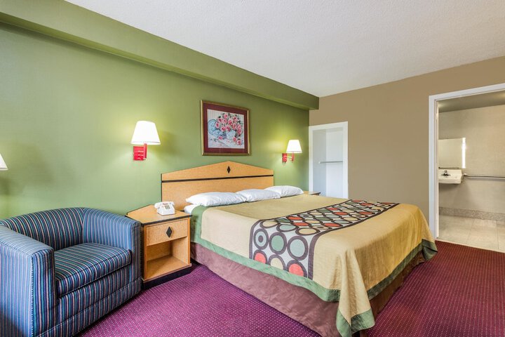 Room 7 of 13
