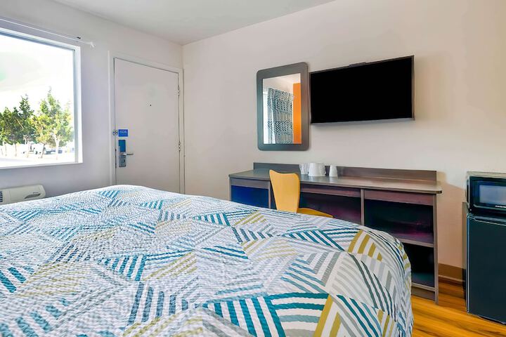 Room 6 of 22