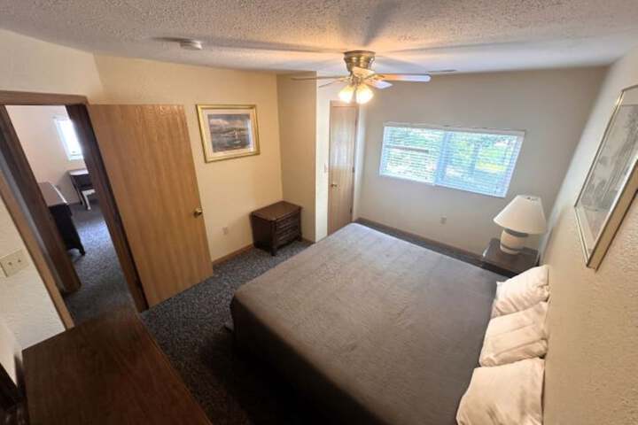 Room 130 of 299