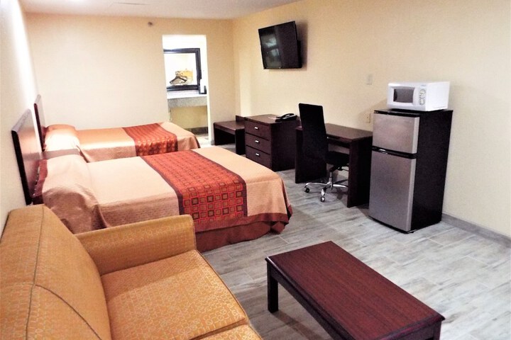 Room 9 of 14