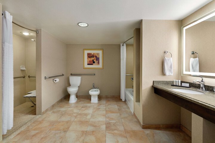 Room 16 of 44