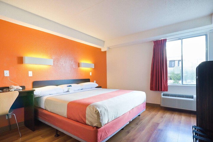 Room 22 of 34