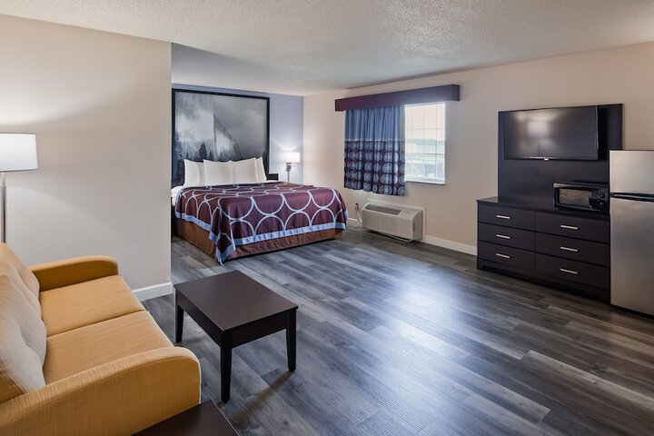 Room 22 of 32