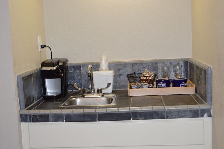 Breakfast/Coffee Service 75 of 91