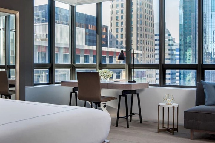 The Marquette Hotel Curio Collection by Hilton
