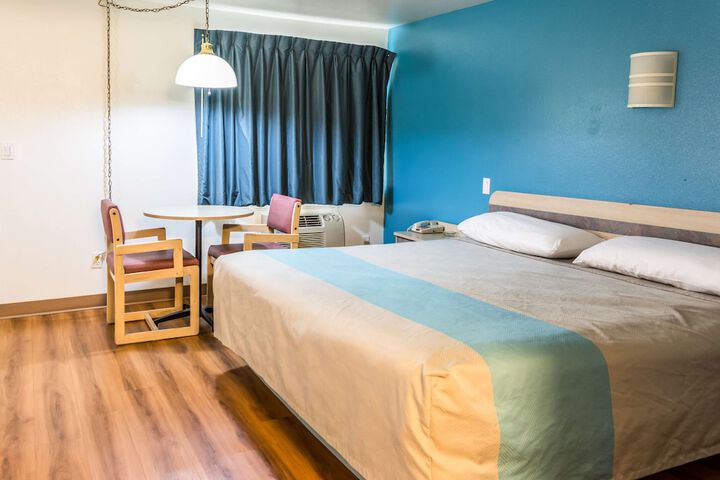 Motel 6 Albany OR