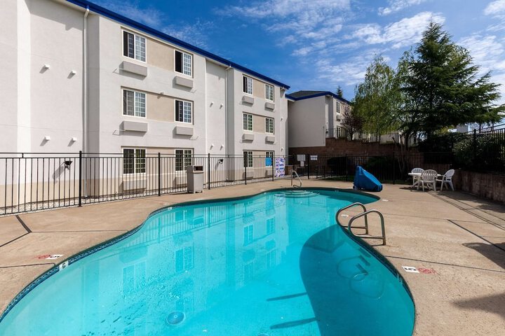 Motel 6 Auburn CA