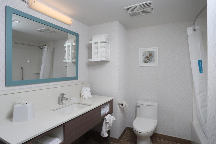 Hampton Inn & Suites Manistee Waterfront