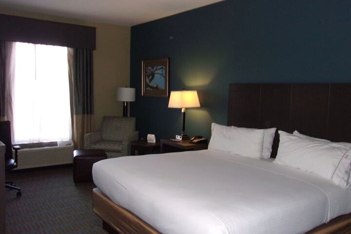 Room 14 of 27