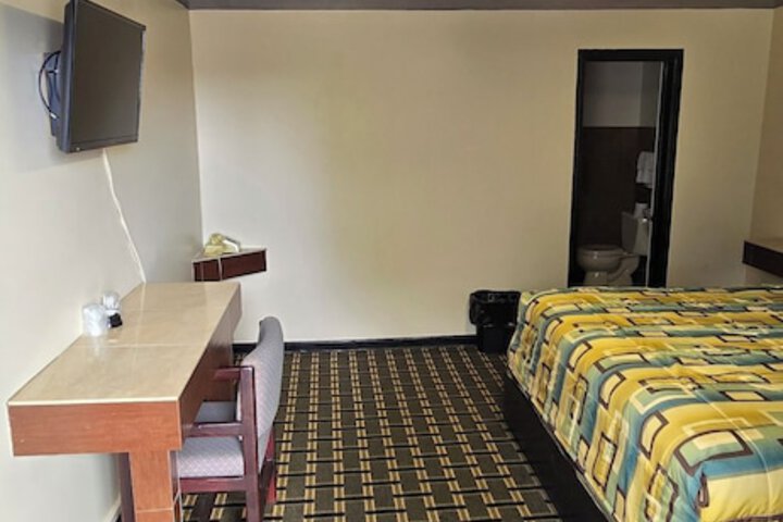 Room 18 of 35