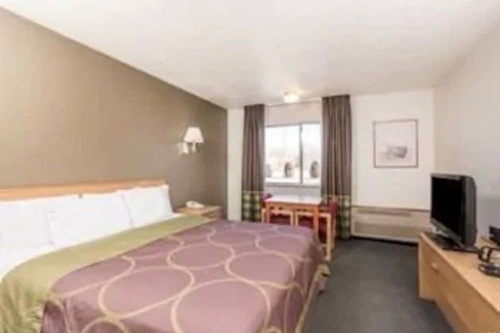 Room 7 of 19