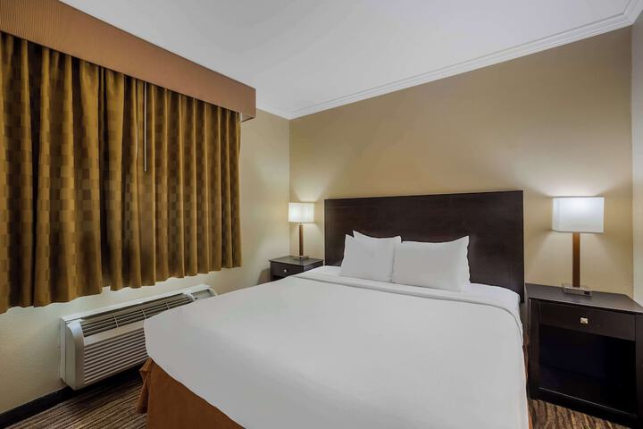 Room 14 of 25