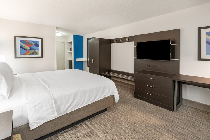 Room 18 of 49