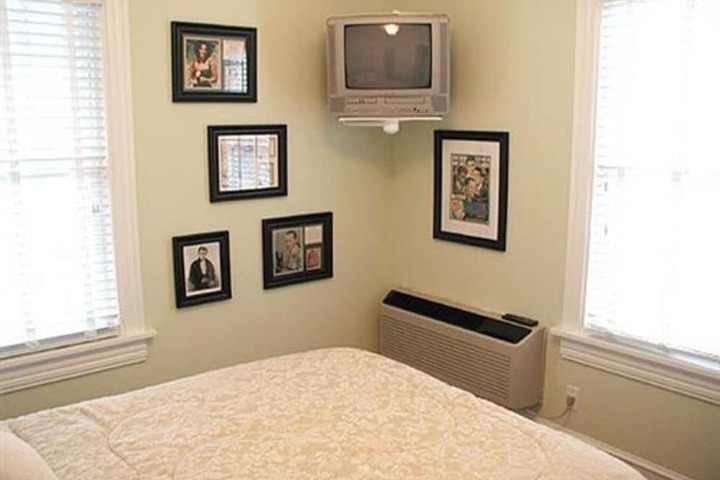 Room 51 of 77