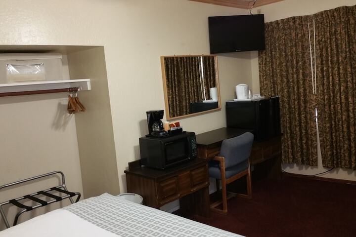 Room 25 of 36