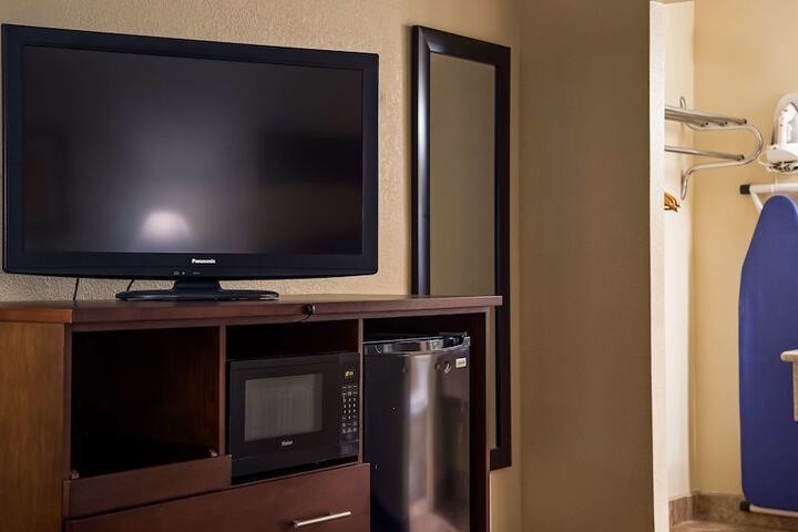 Room 13 of 25