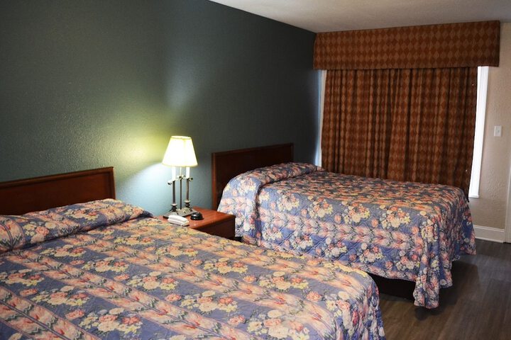 Room 11 of 17