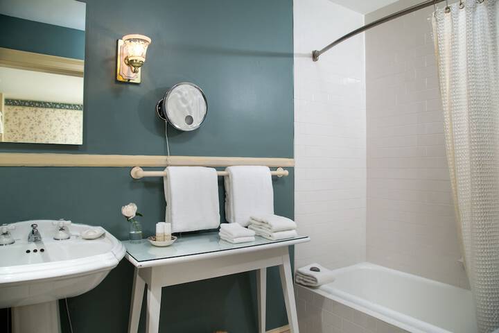 Room 10 of 72