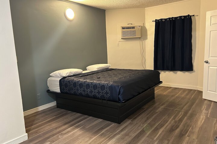 Room 6 of 19
