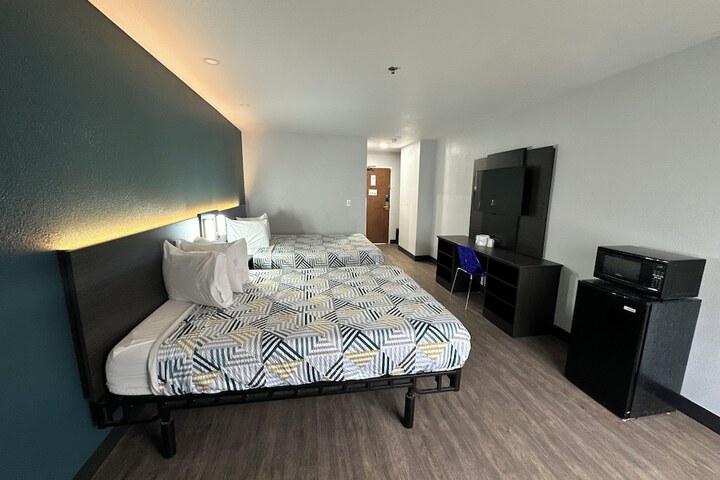 Room 17 of 18