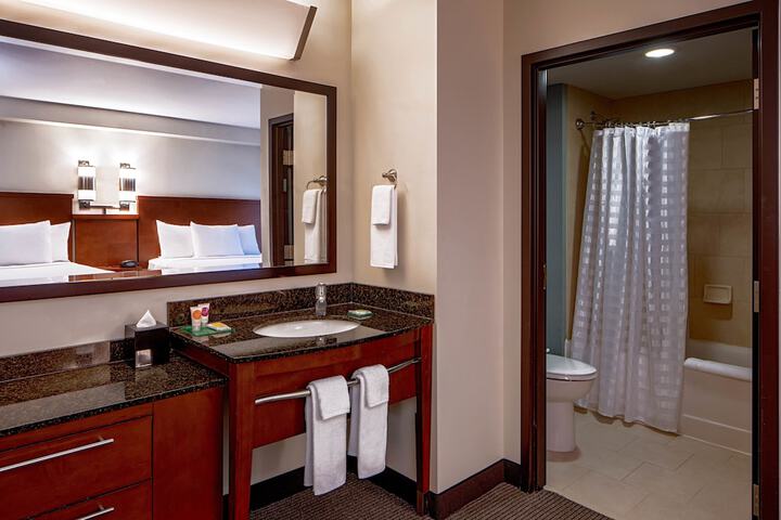 Room 15 of 28