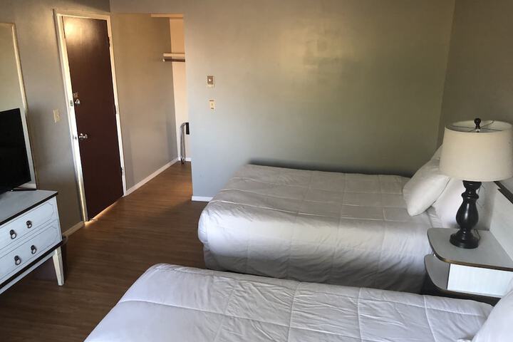 Room 40 of 42