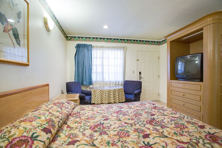 Room 17 of 39