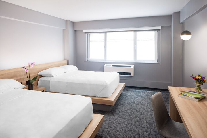 Room 13 of 34