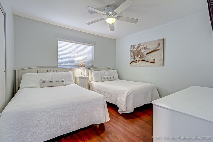 Room 32 of 74