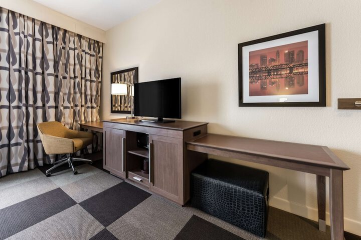 Room 32 of 75