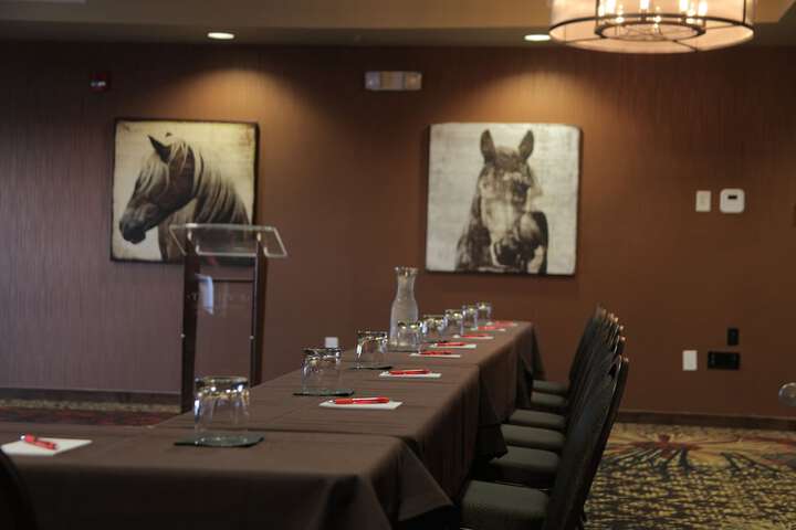 Teddys Residential Suites Watford City