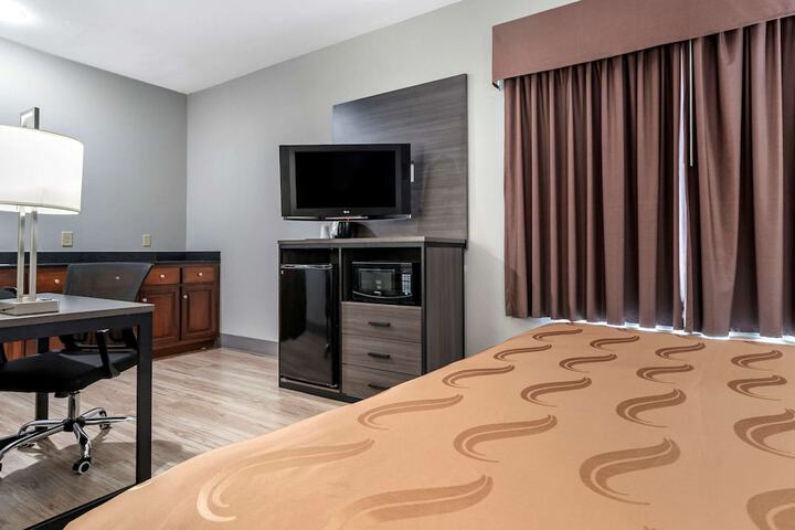 Room 11 of 22