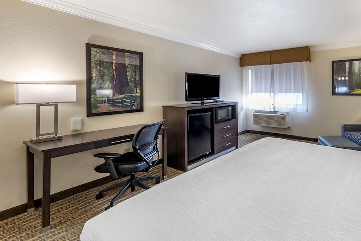 Room 19 of 34