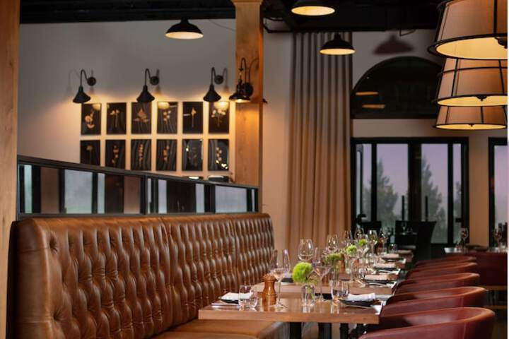 Dining 76 of 122
