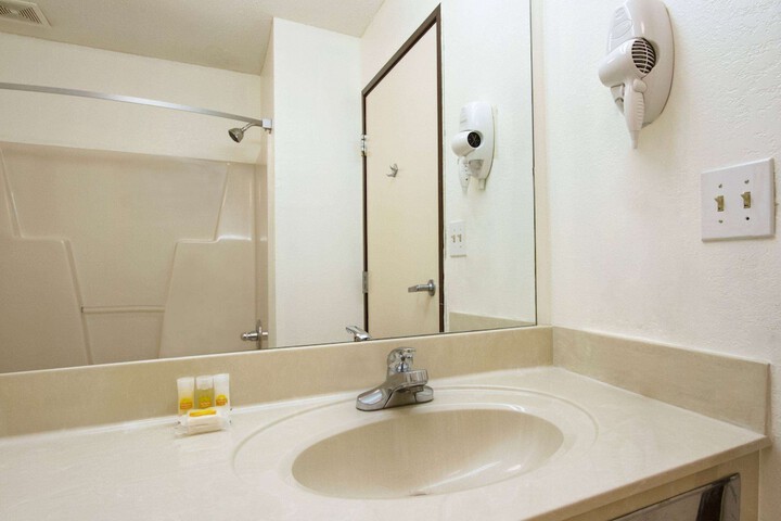Days Inn by Wyndham Greenville South / Mauldin
