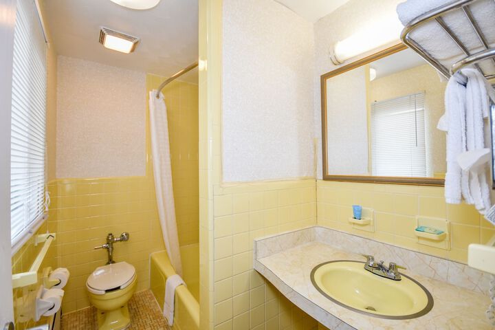 Room 11 of 22