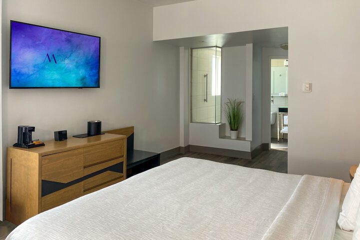 Room 85 of 103