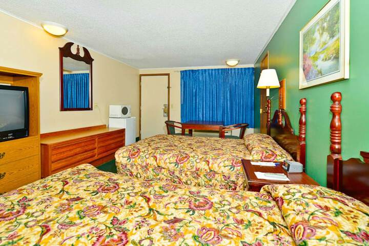 Room 22 of 28