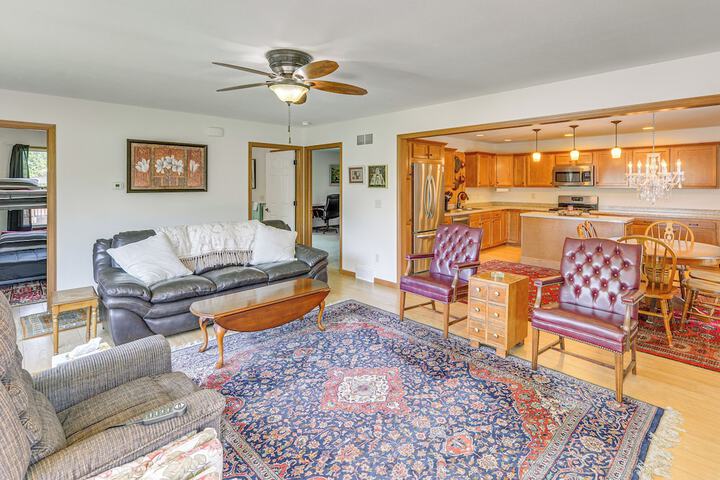Wfh-friendly Columbiana Vacation Rental w / Deck!
