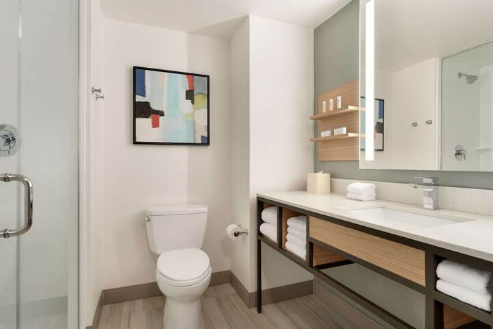 Room 15 of 36