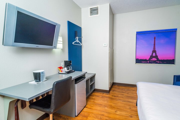 Studio Z an Ascend Collection Hotel